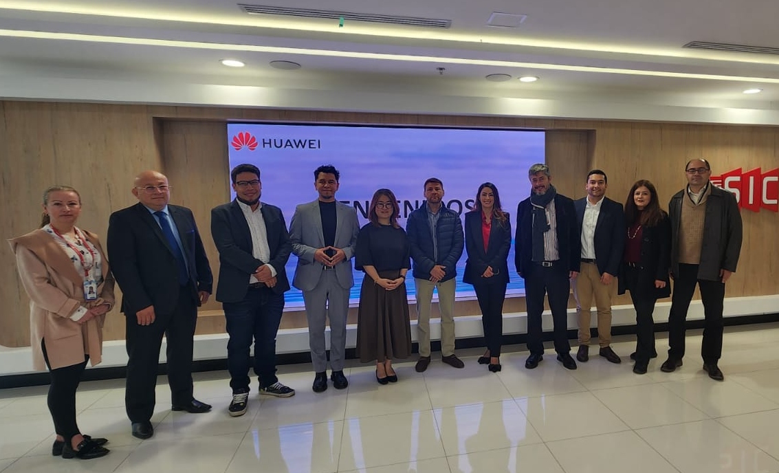 Fortaleciendo la formación tecnológica: visita de la Universidad ECCI a Huawei