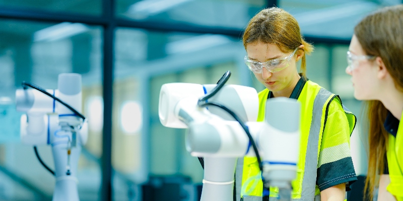 Prácticas y pasantías en Ingeniería Mecatrónica: así inicia tu experiencia profesional