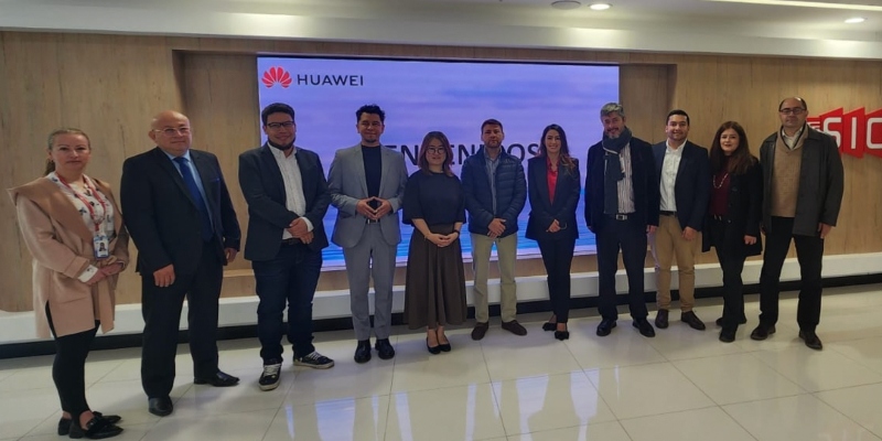 Noticia - Fortaleciendo la formación tecnológica: visita de la Universidad ECCI a Huawei