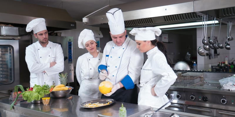 ¿Sabías que en Gastronomía ECCI obtienes siete certificaciones sin costo adicional?