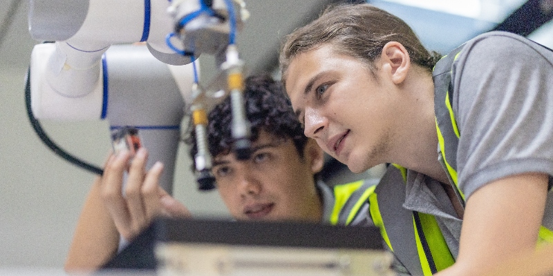 Ciclos propedéuticos en la Universidad ECCI: estudia, trabaja y obtén doble titulación