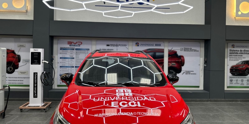 Universidad ECCI abre un nuevo espacio para la formación, investigación e innovación en movilidad eléctrica